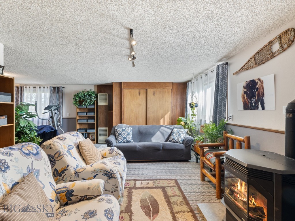 Manhattan, Montana 59741, United States, 4 Bedrooms Bedrooms, ,2 BathroomsBathrooms,Residential,Contingent,42354