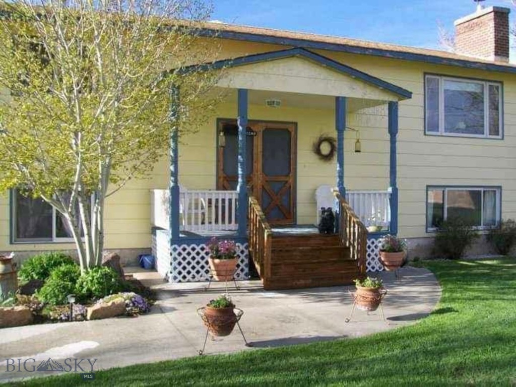 Manhattan, Montana 59741, United States, 4 Bedrooms Bedrooms, ,2 BathroomsBathrooms,Residential,Contingent,42354