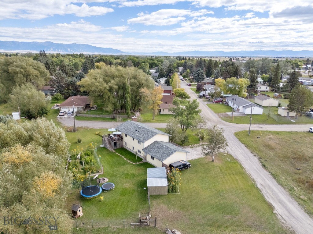 Manhattan, Montana 59741, United States, 4 Bedrooms Bedrooms, ,2 BathroomsBathrooms,Residential,Contingent,42354