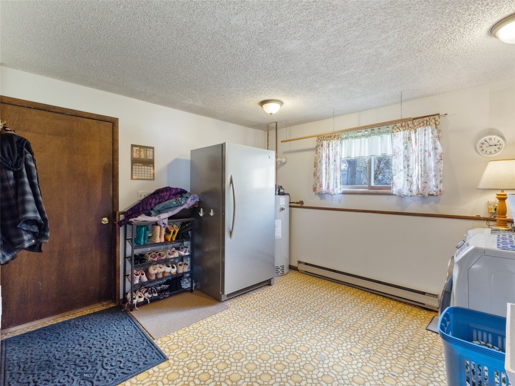 Manhattan, Montana 59741, United States, 4 Bedrooms Bedrooms, ,2 BathroomsBathrooms,Residential,Contingent,42354