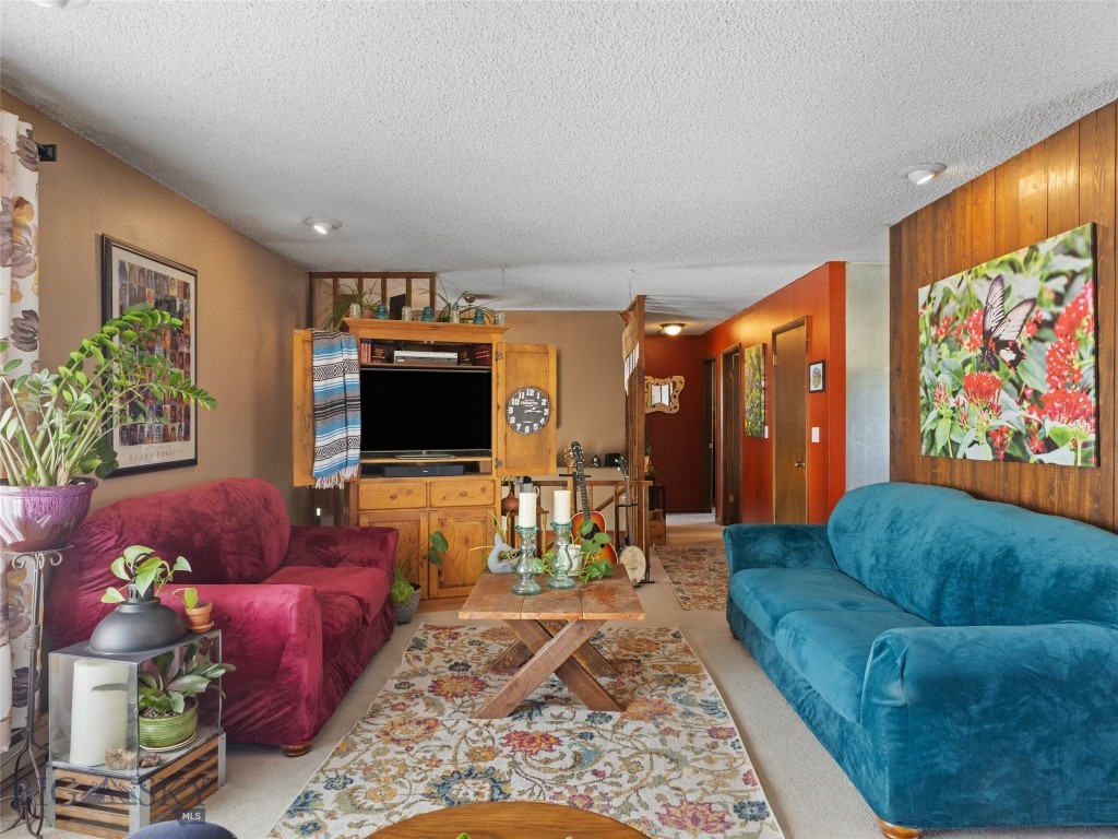 Manhattan, Montana 59741, United States, 4 Bedrooms Bedrooms, ,2 BathroomsBathrooms,Residential,Contingent,42354