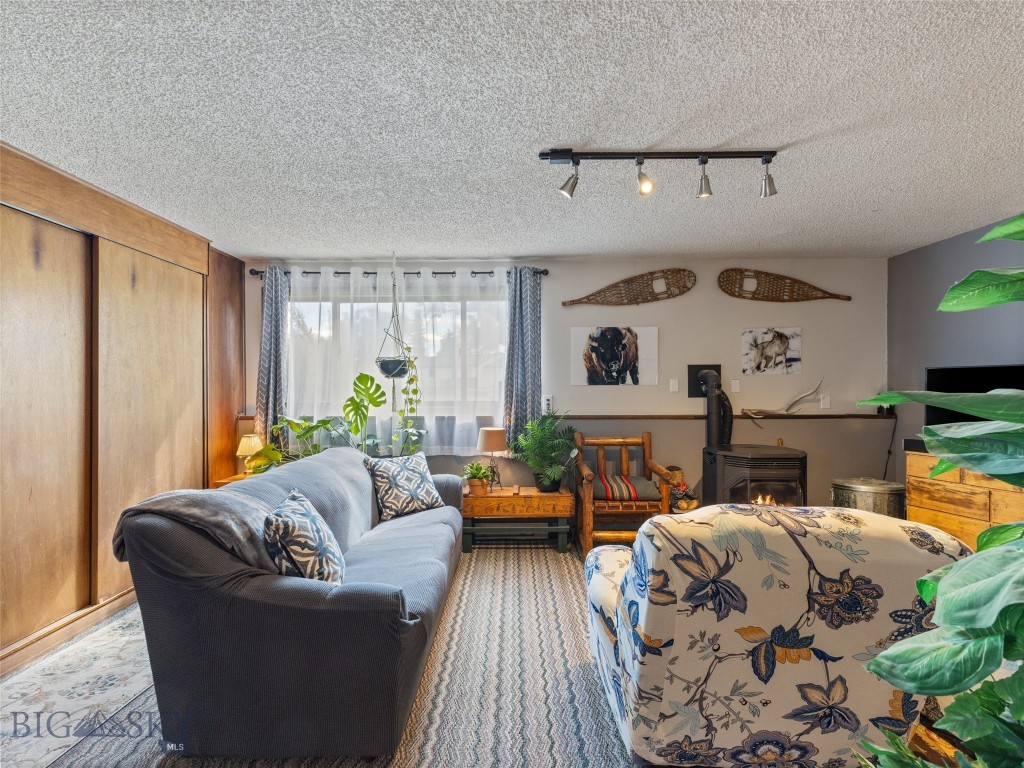 Manhattan, Montana 59741, United States, 4 Bedrooms Bedrooms, ,2 BathroomsBathrooms,Residential,Contingent,42354