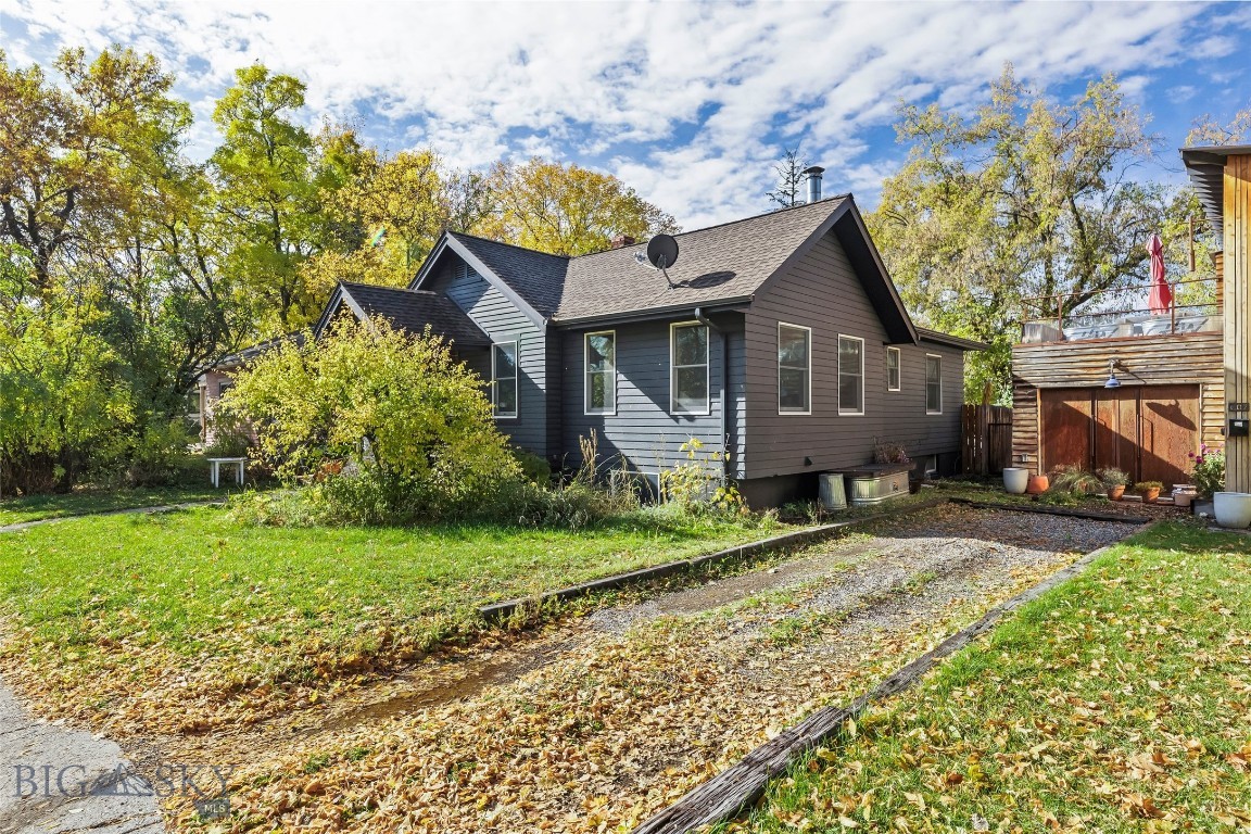 605 N Grand Avenue