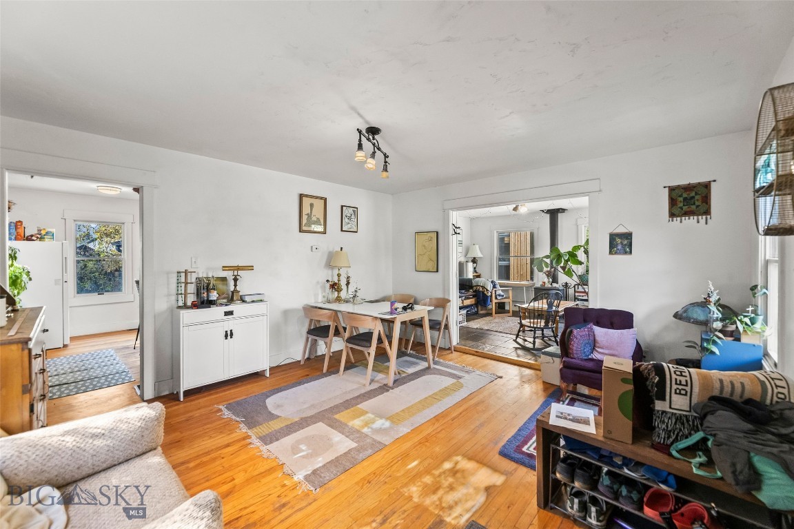 605 N Grand Avenue