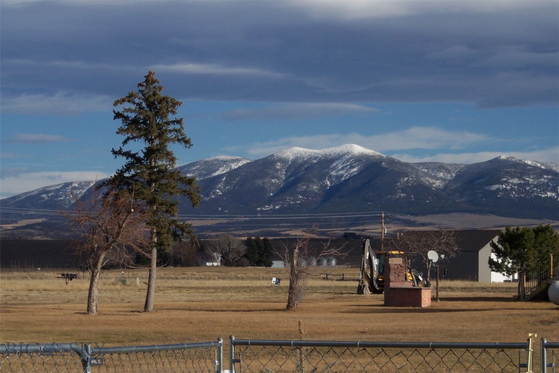 Lazy Acres - Residential