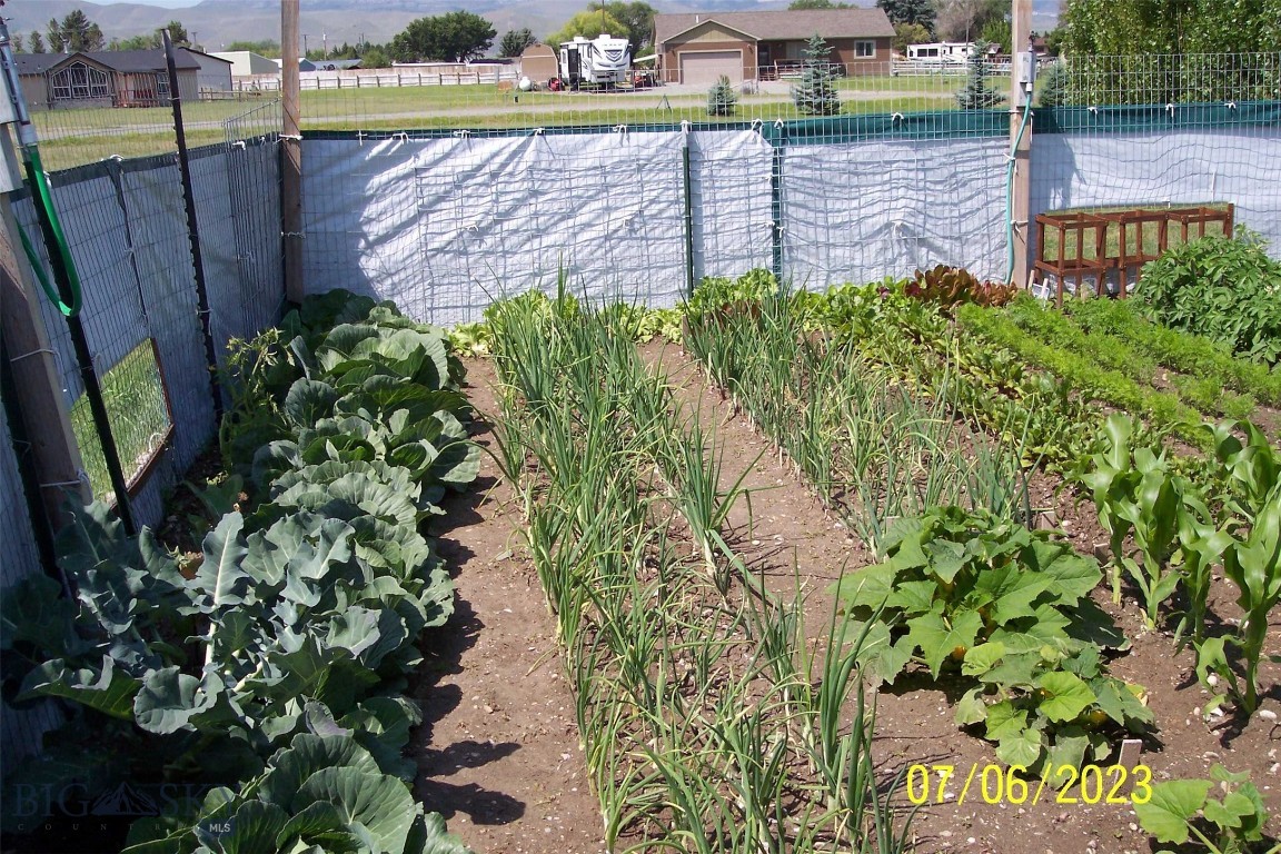 Lazy Acres - Residential