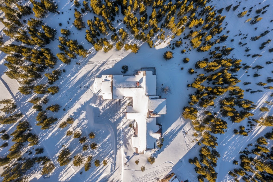 Diamond Hitch Of Ski Moonlight - Residential