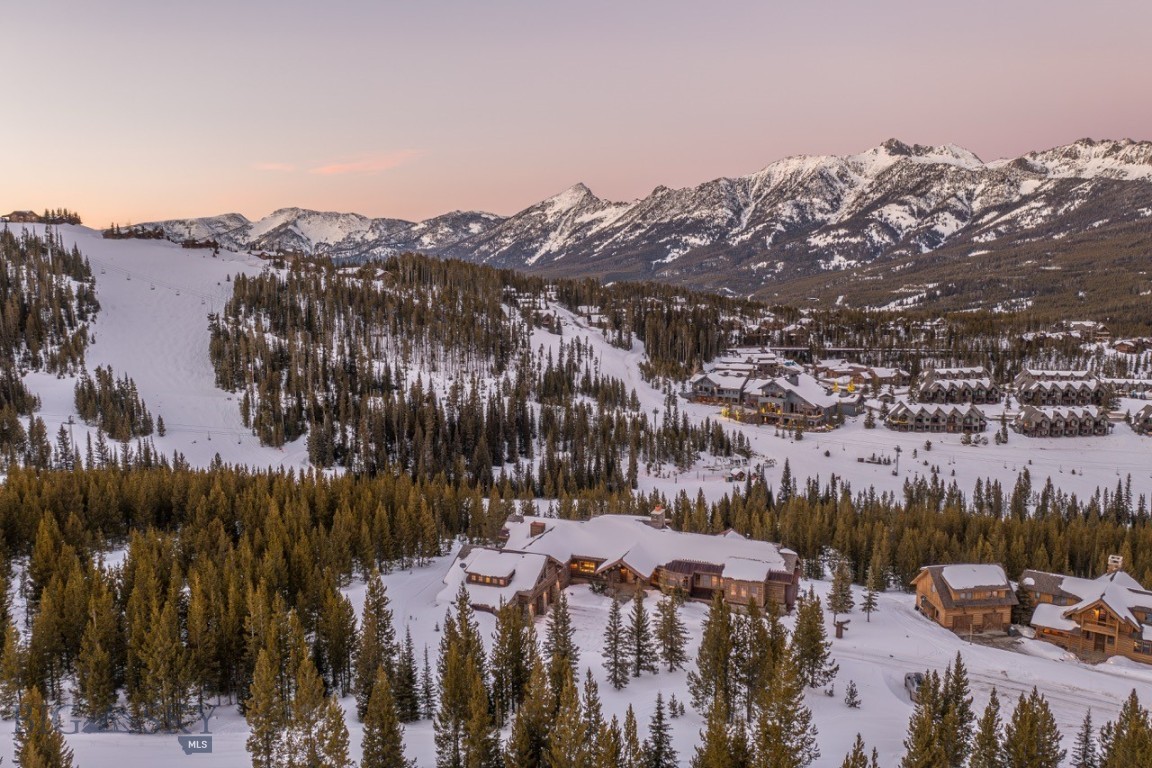 Diamond Hitch Of Ski Moonlight - Residential