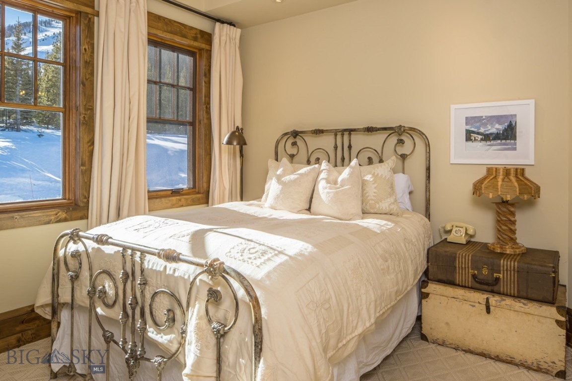 Diamond Hitch Of Ski Moonlight - Residential