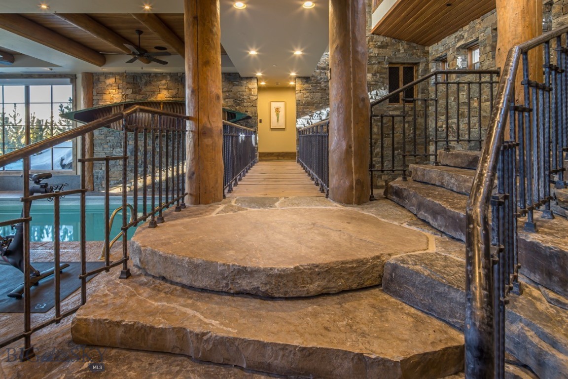 Diamond Hitch Of Ski Moonlight - Residential