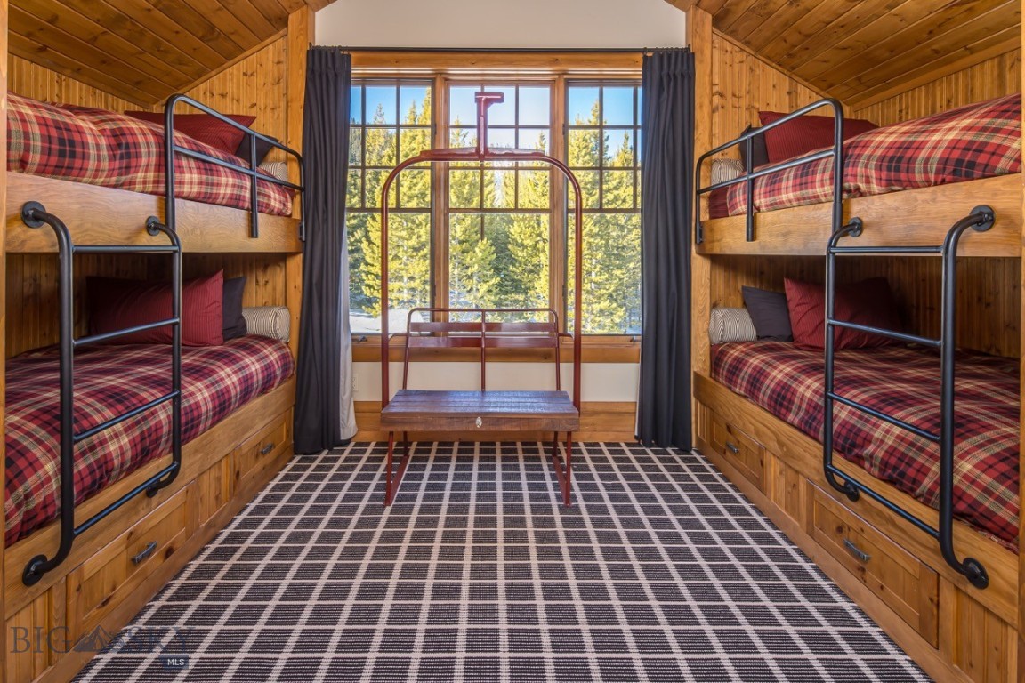 Diamond Hitch Of Ski Moonlight - Residential