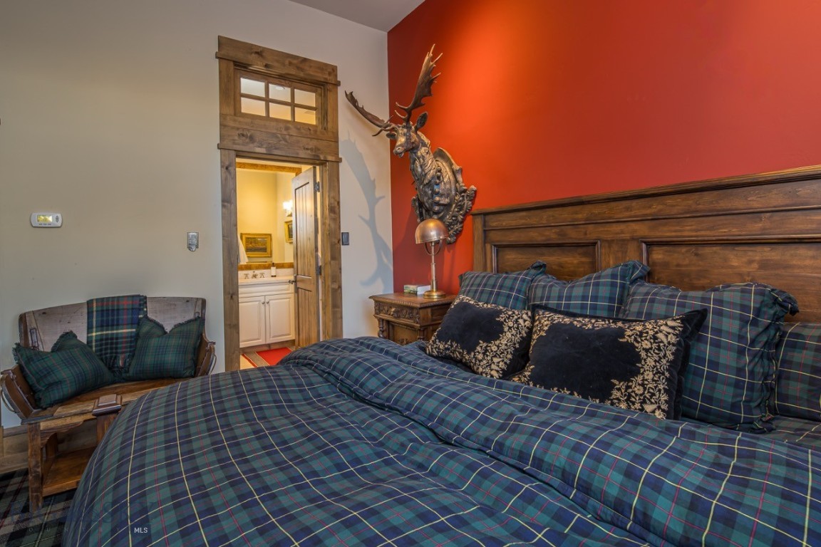 Diamond Hitch Of Ski Moonlight - Residential