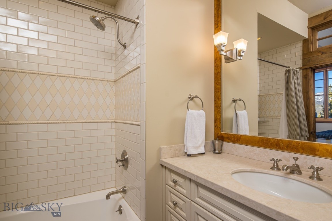 Diamond Hitch Of Ski Moonlight - Residential