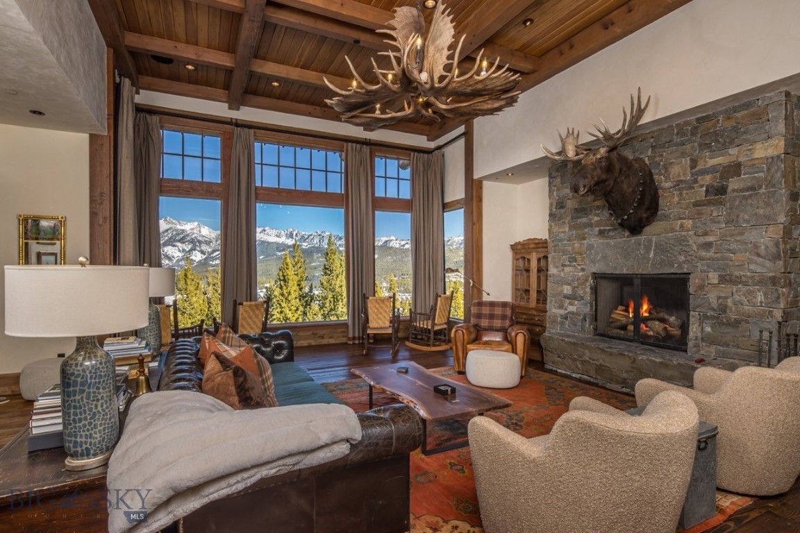 Diamond Hitch Of Ski Moonlight - Residential