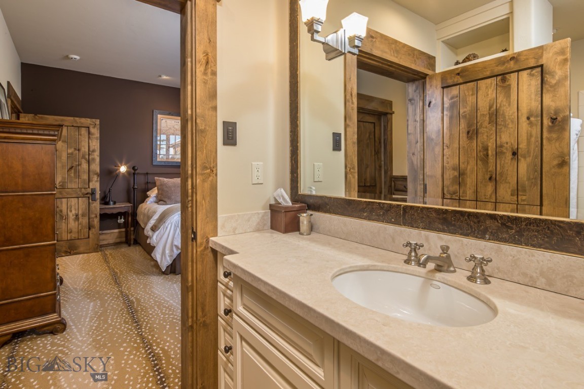 Diamond Hitch Of Ski Moonlight - Residential