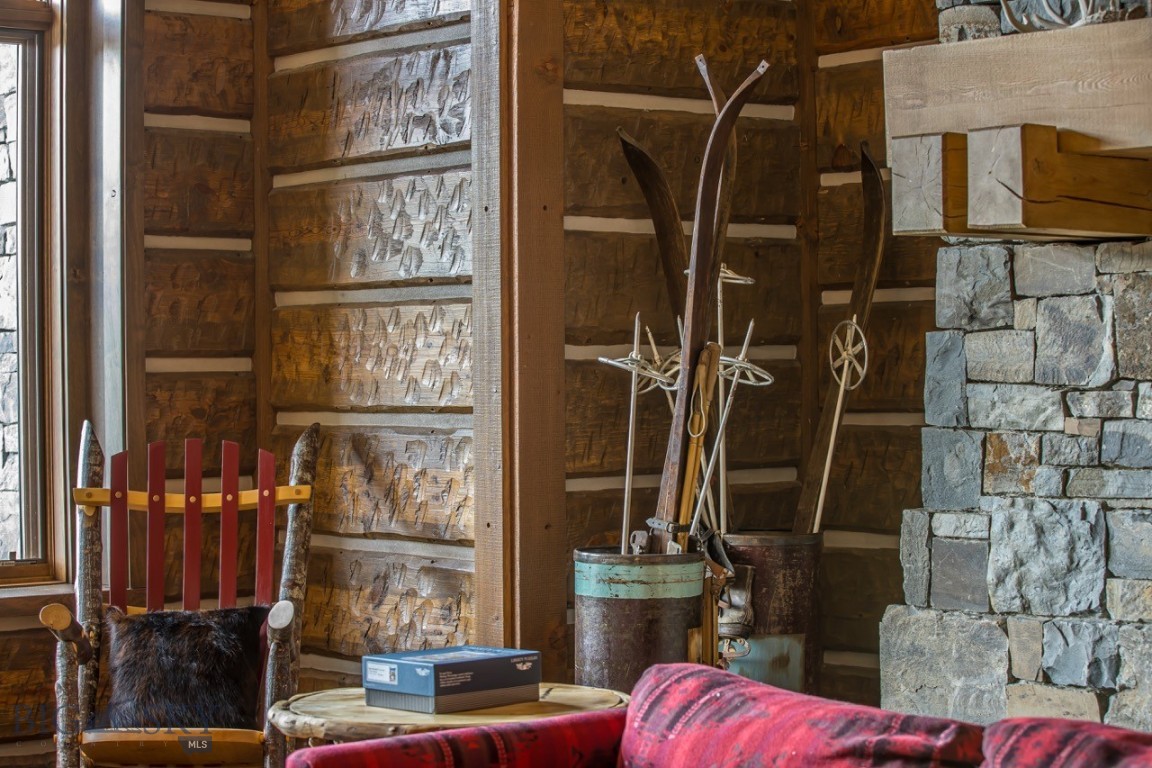 Diamond Hitch Of Ski Moonlight - Residential