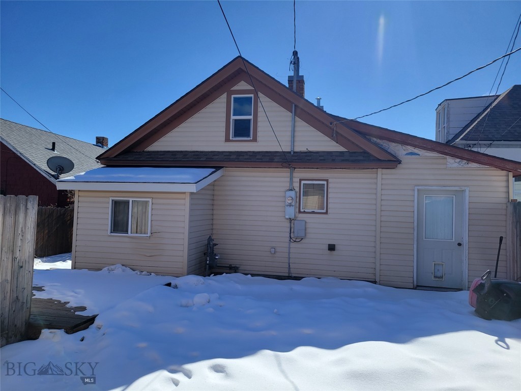 Butte, Montana 59701, United States, 3 Bedrooms Bedrooms, ,2 BathroomsBathrooms,Residential,Pending,61968