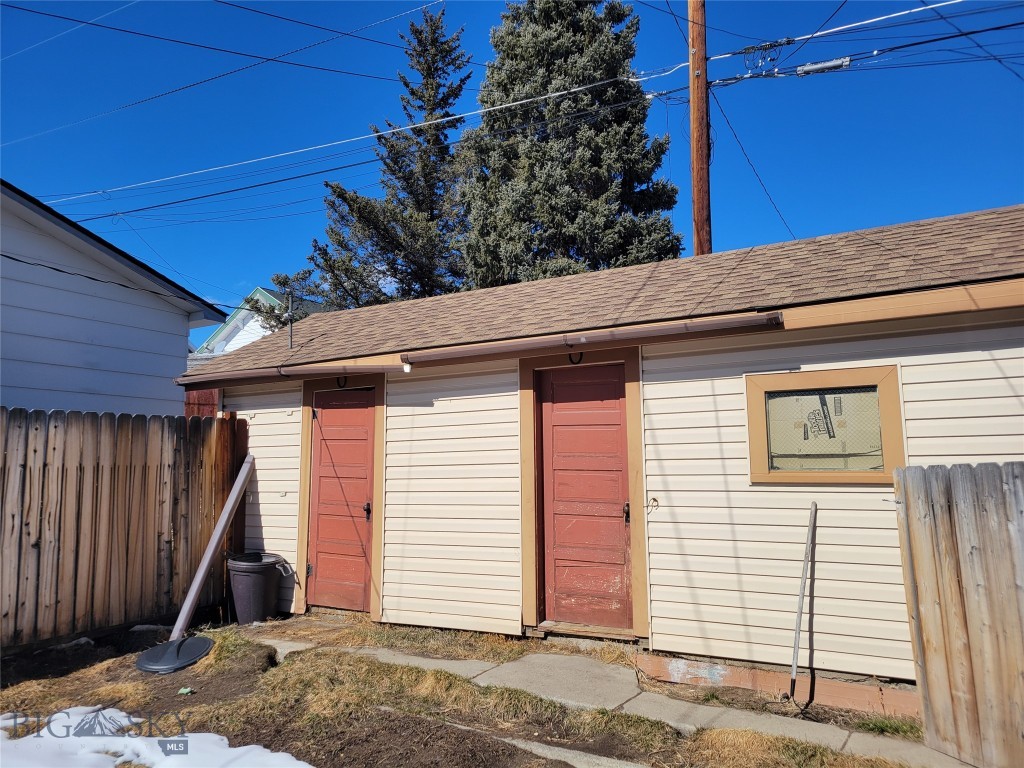 Butte, Montana 59701, United States, 3 Bedrooms Bedrooms, ,2 BathroomsBathrooms,Residential,Pending,61968