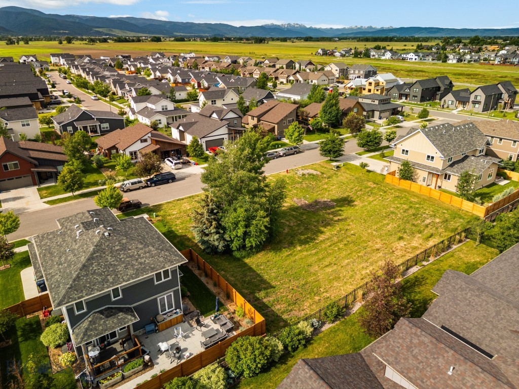 Southbridge - Land