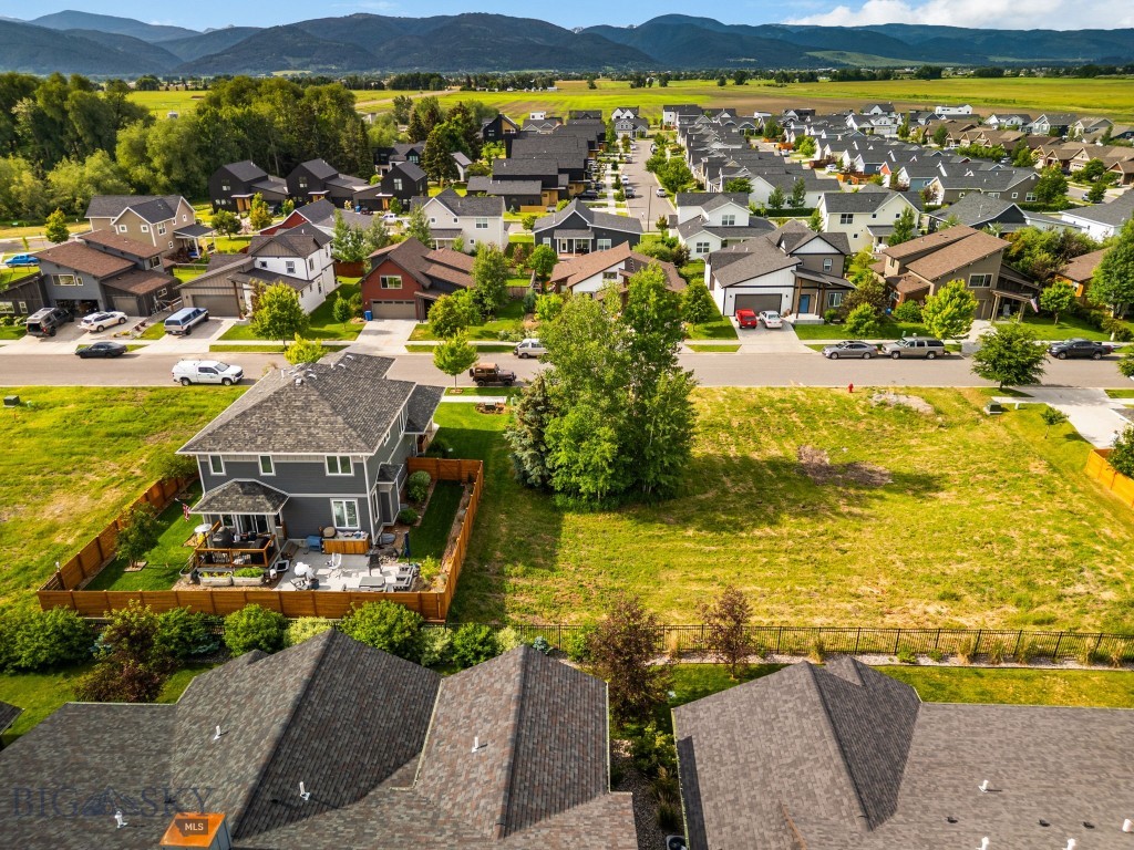 Southbridge - Land