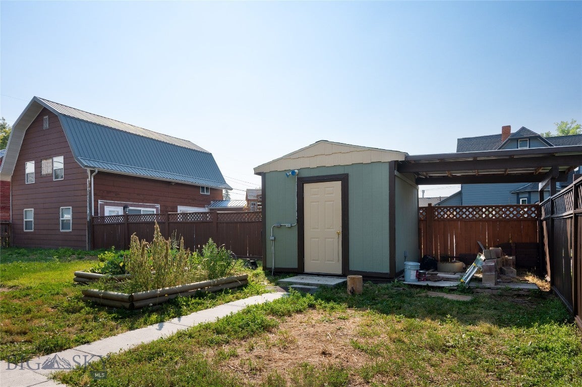 205 S Cedar