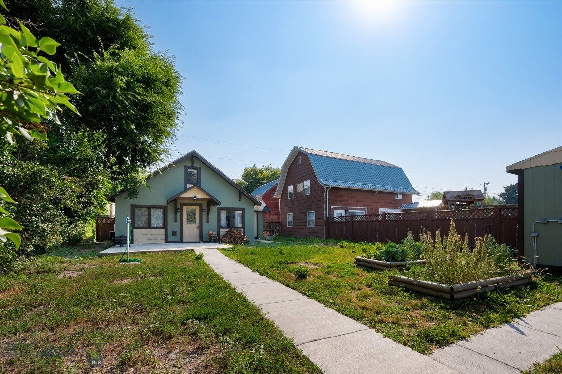 205 S Cedar