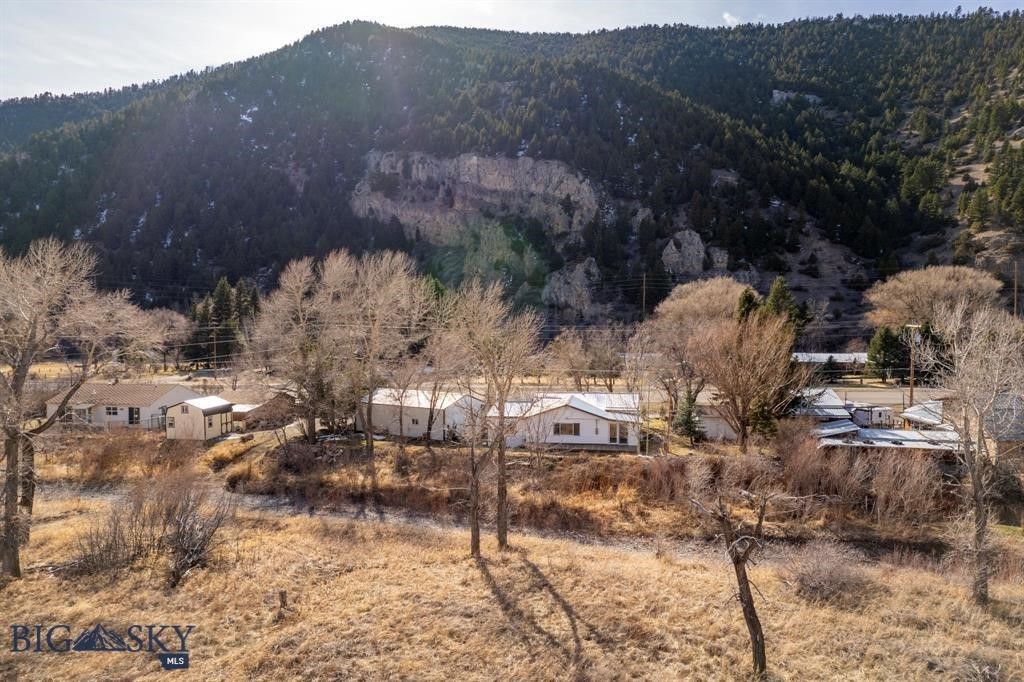 5042 US Highway 89 S