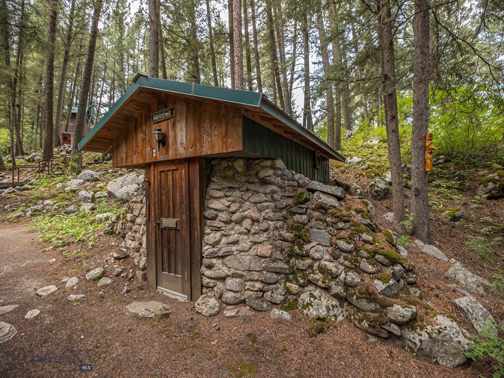 Gallatin Canyon - Residential