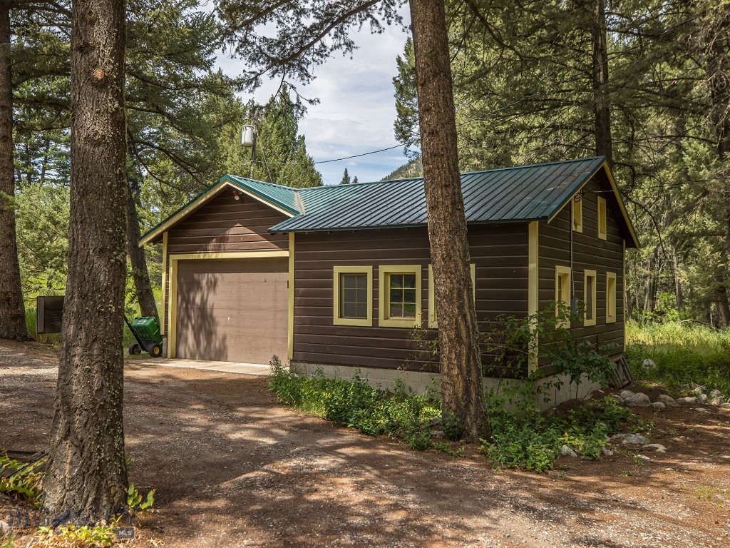 Gallatin Canyon - Residential