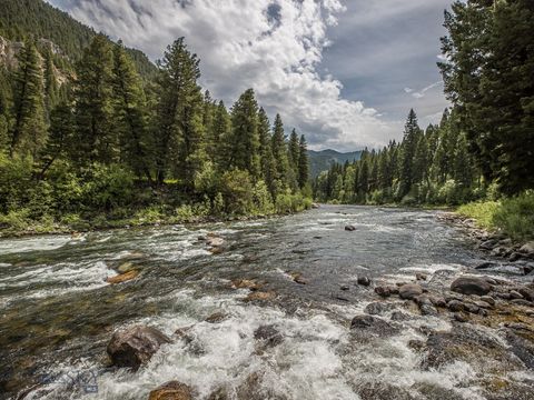 Photo of 64370 Gallatin Road, Gallatin Gateway, MT 59730 (MLS # 403001)