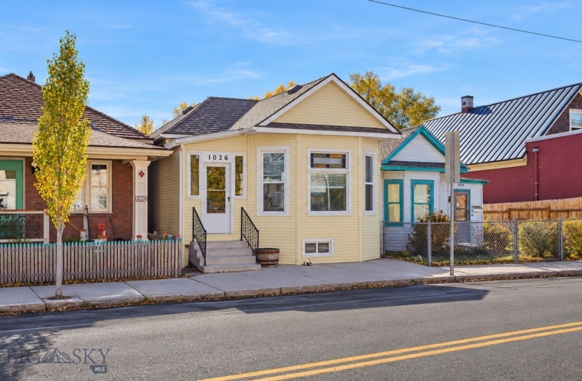 1026 W Granite