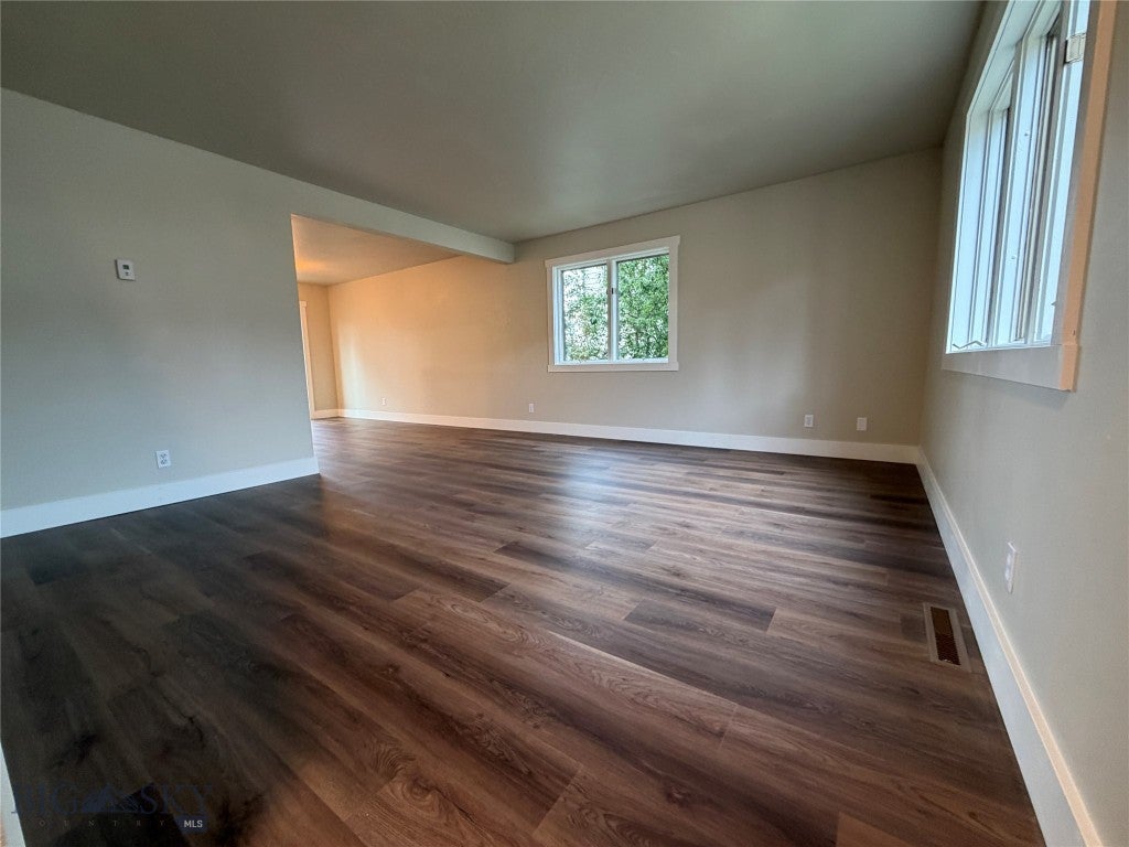 3007 Meadowlark Lane