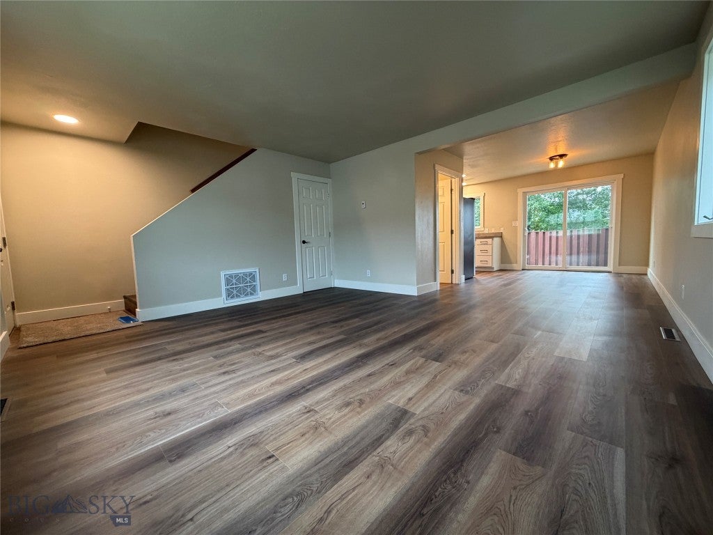 3007 Meadowlark Lane