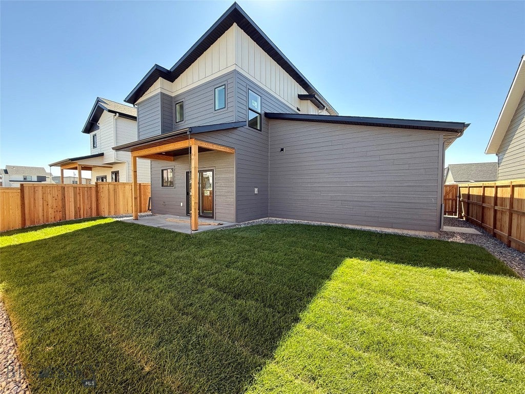 815 Accolade Loop