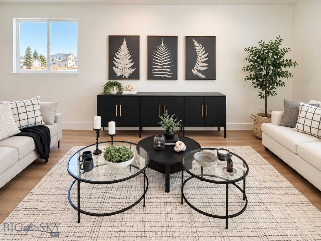 815 Accolade Loop