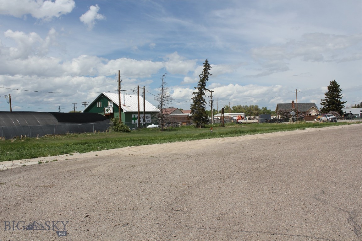 775 N Montana