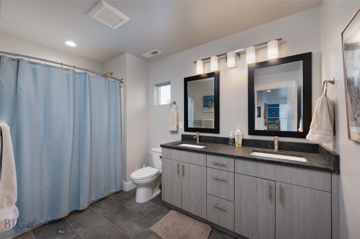 The Lakes at Valley West - Residential