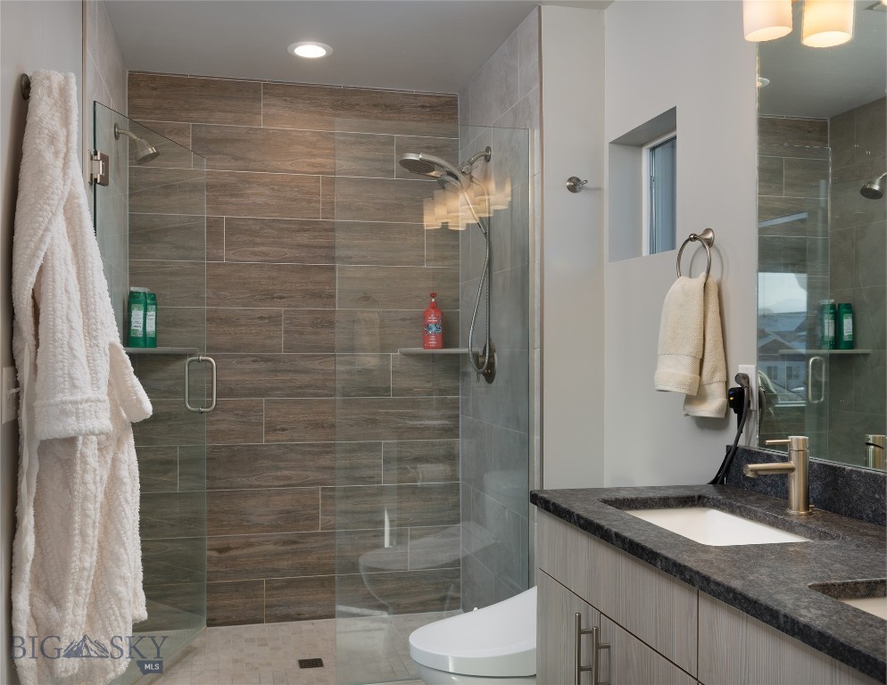 The Lakes at Valley West - Residential