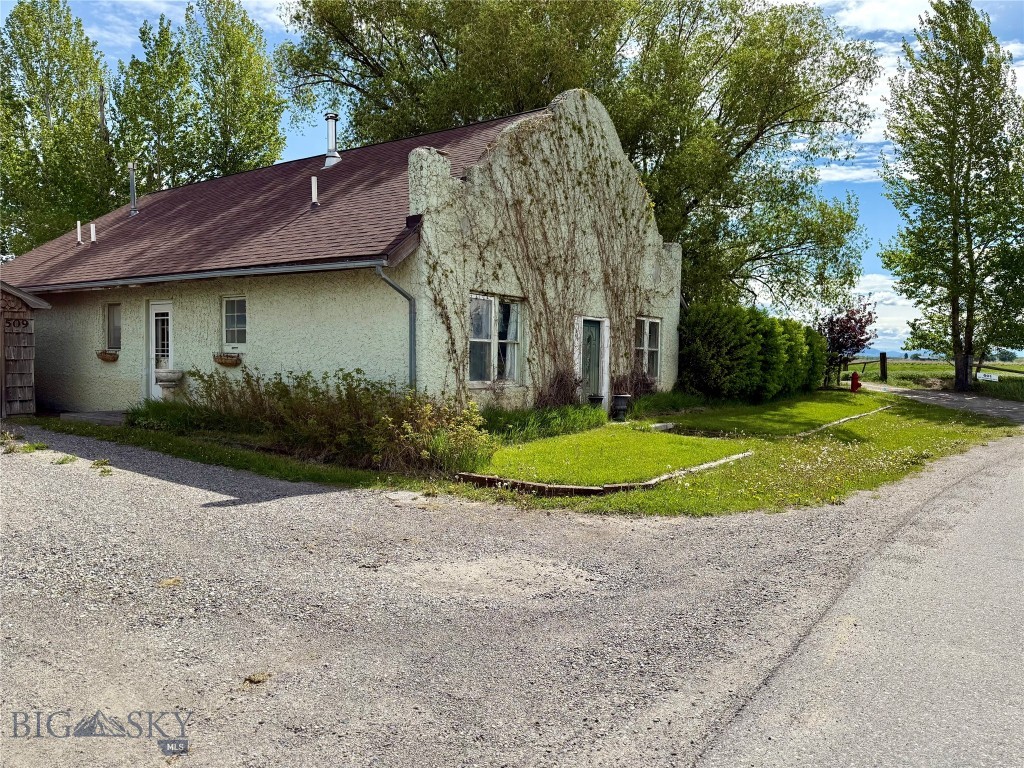 509 E Railroad N