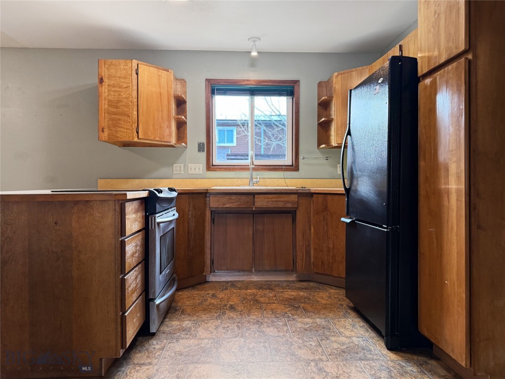 911 Jeanette Place D