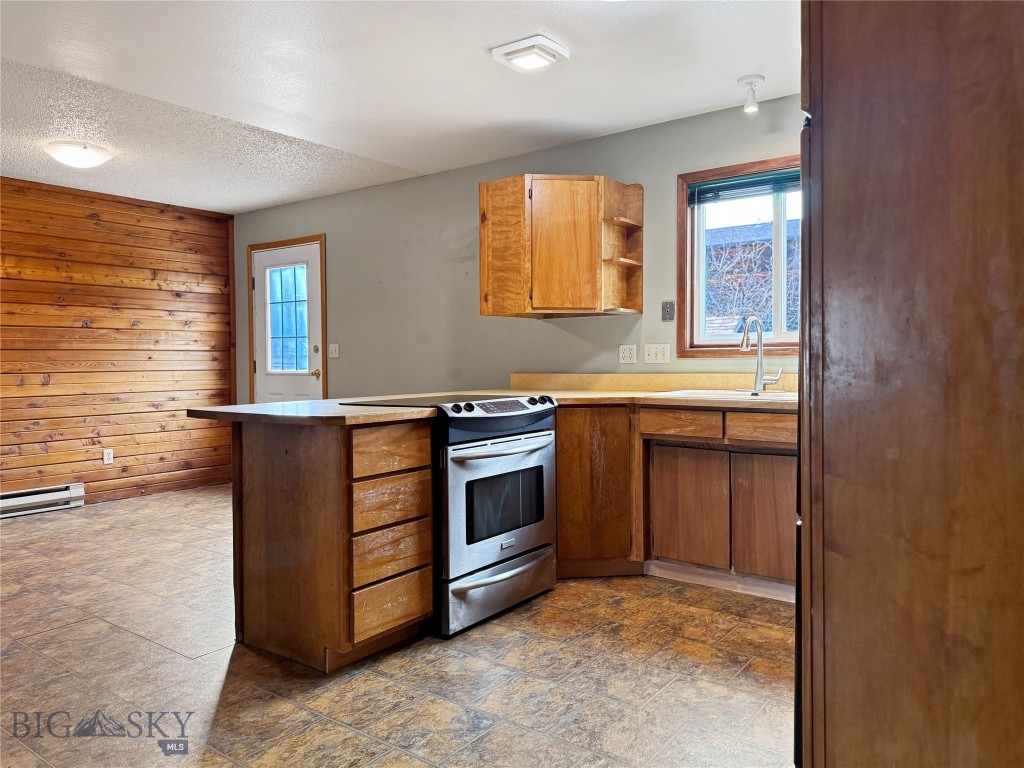 911 Jeanette Place D