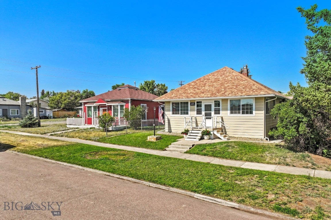 107 2nd Street N