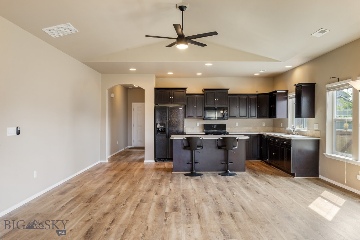 Bozeman, Montana 59718, United States, 3 Bedrooms Bedrooms, ,2 BathroomsBathrooms,Residential,Contingent,113999