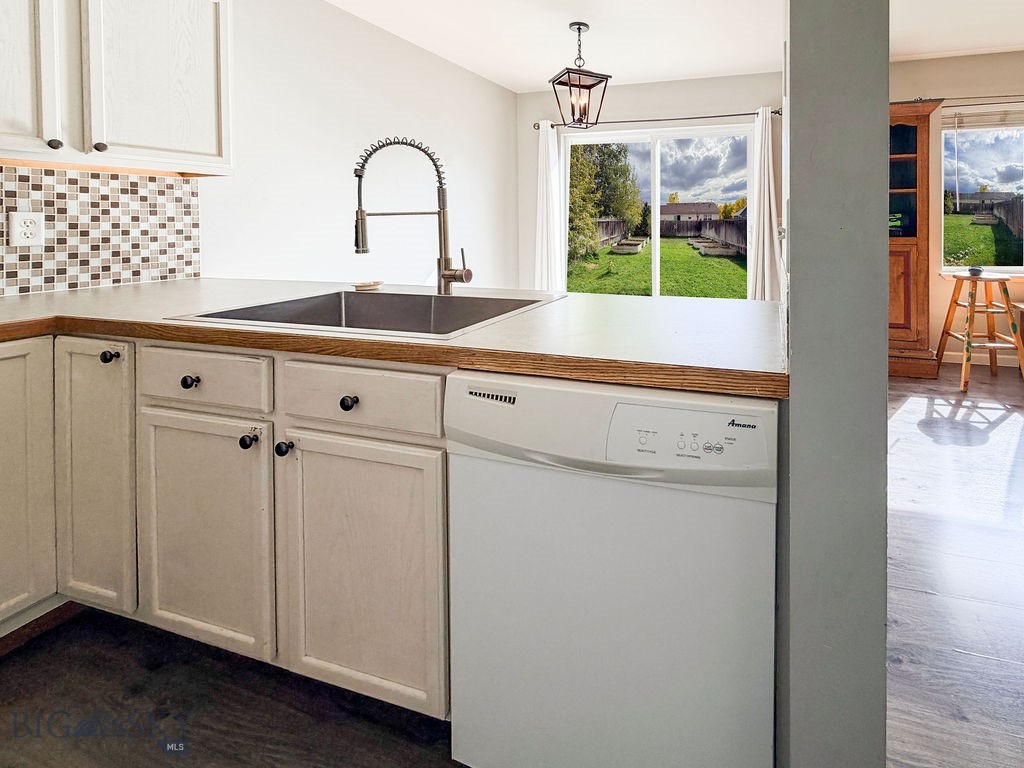 River Rock and Royal Village - Residential