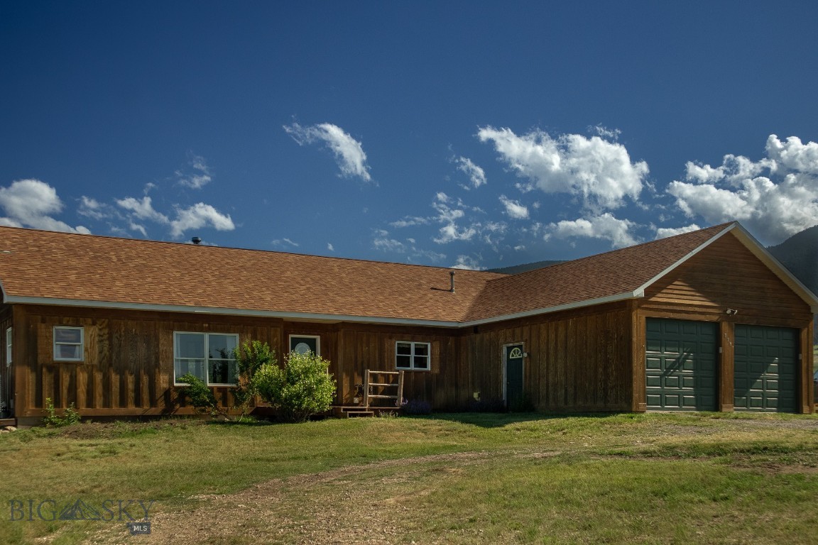 Livingston, Montana 59047, United States, 3 Bedrooms Bedrooms, ,2 BathroomsBathrooms,Residential,Contingent,63631