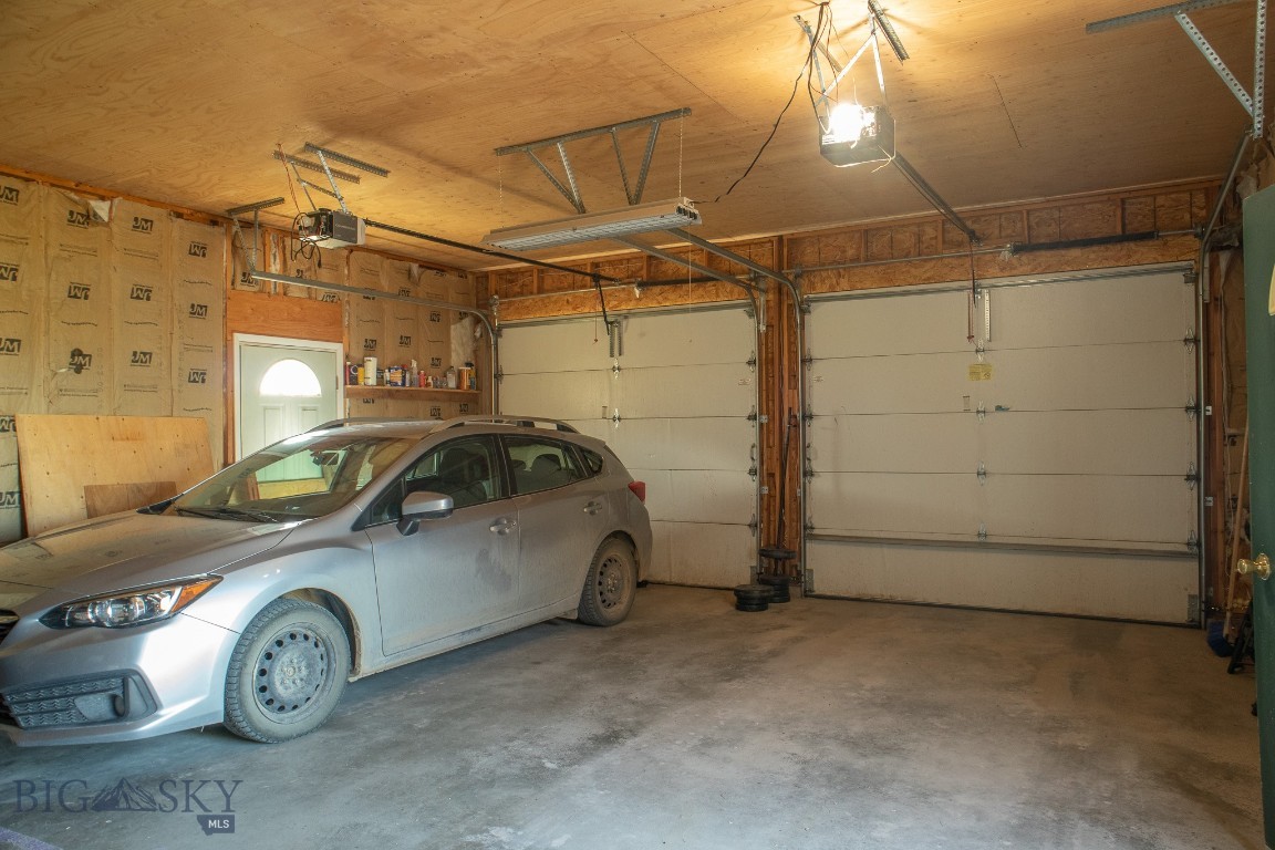 Livingston, Montana 59047, United States, 3 Bedrooms Bedrooms, ,2 BathroomsBathrooms,Residential,Contingent,63631