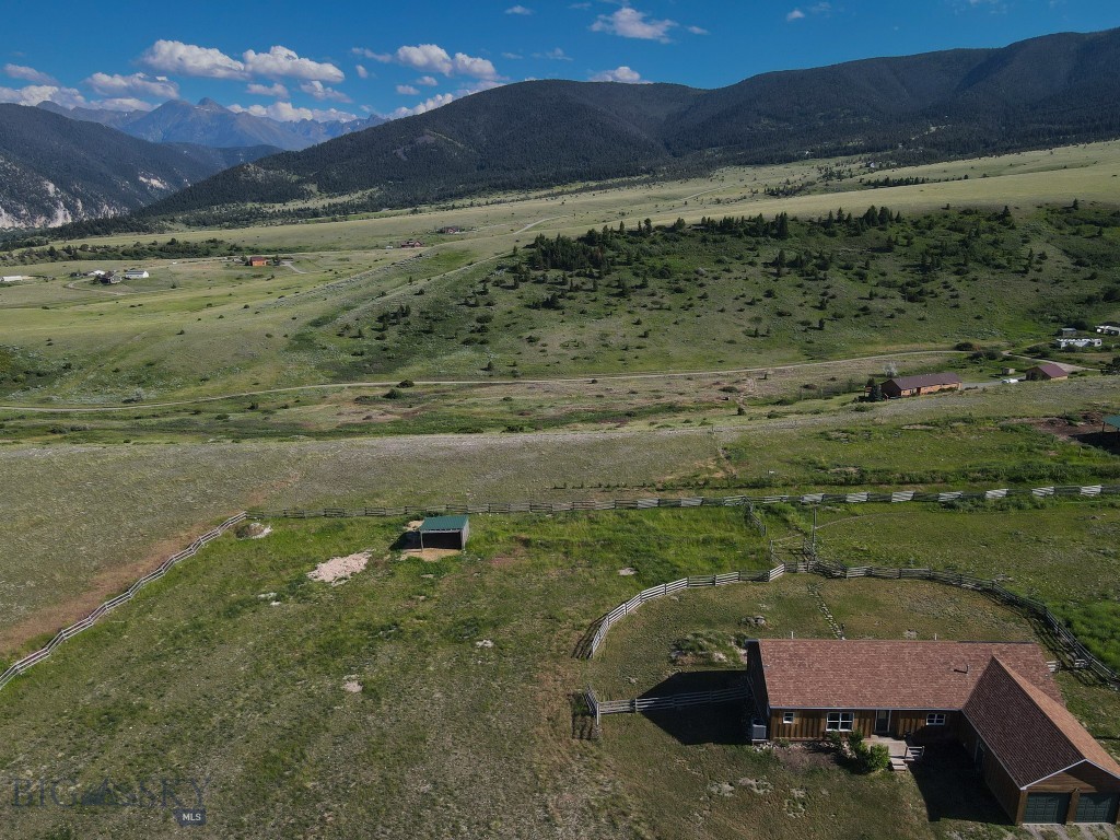 Livingston, Montana 59047, United States, 3 Bedrooms Bedrooms, ,2 BathroomsBathrooms,Residential,Contingent,63631