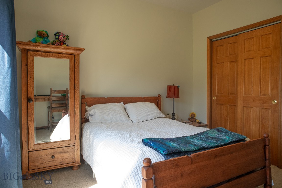 Livingston, Montana 59047, United States, 3 Bedrooms Bedrooms, ,2 BathroomsBathrooms,Residential,Contingent,63631