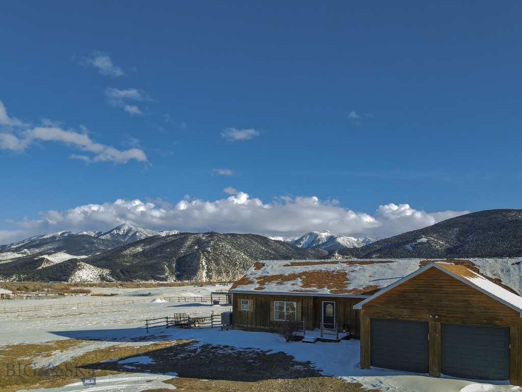 Livingston, Montana 59047, United States, 3 Bedrooms Bedrooms, ,2 BathroomsBathrooms,Residential,Contingent,63631