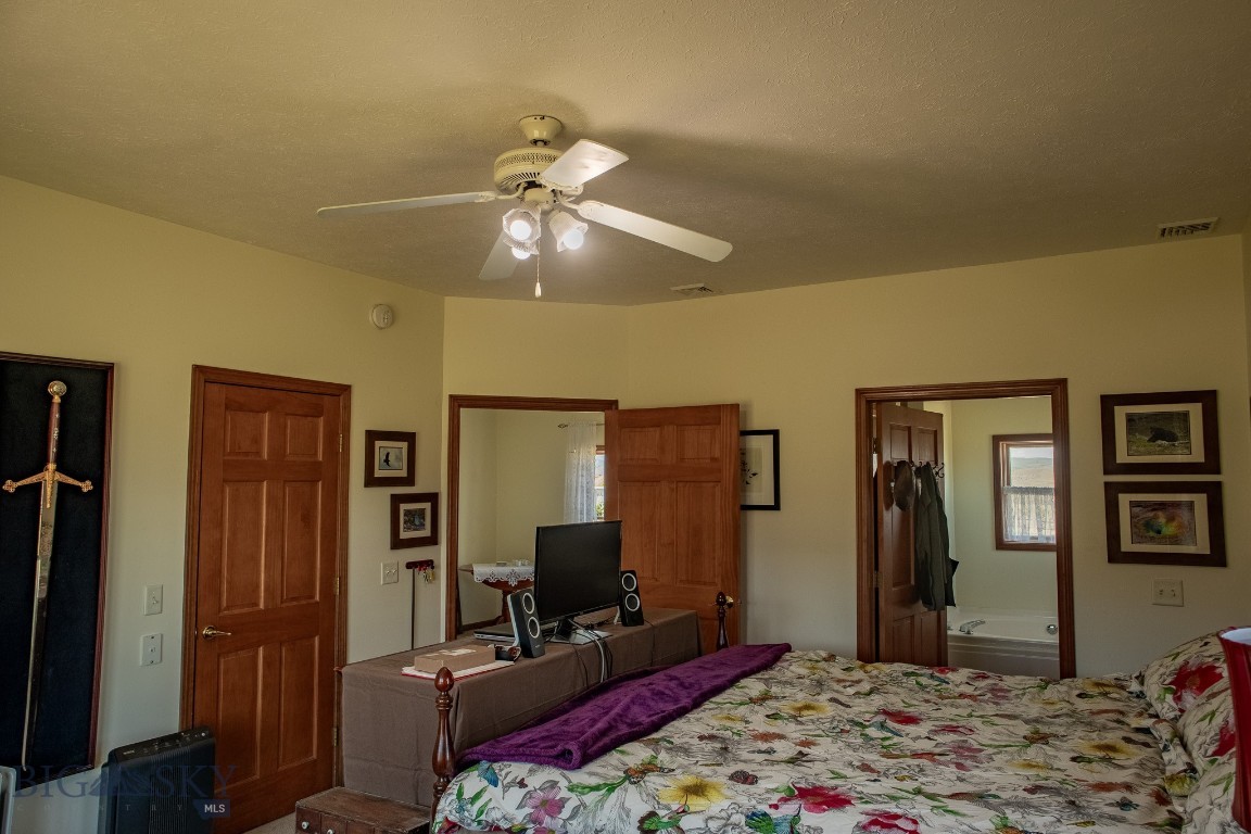 Livingston, Montana 59047, United States, 3 Bedrooms Bedrooms, ,2 BathroomsBathrooms,Residential,Contingent,63631